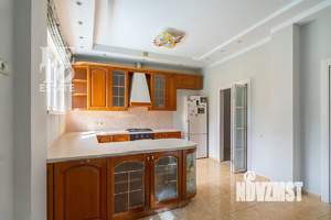 Дом 300м², 3-этажный, участок 14 сот.