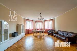 Дом 234м², 2-этажный, участок 15 сот.