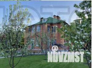 Дом 429м², 3-этажный, участок 13 сот.