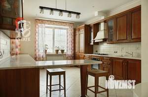 Дом 495м², 3-этажный, участок 22 сот.