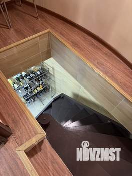 Дом 500м², 3-этажный, участок 6 сот.