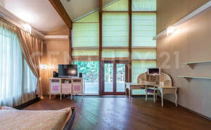 Дом 1880м², 2-этажный, участок 410 сот.