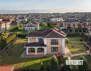 Дом 294м², 2-этажный, участок 15 сот.