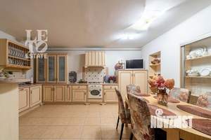 Дом 164м², 5-этажный, участок 2 сот.