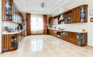 Дом 800м², 4-этажный, участок 20 сот.