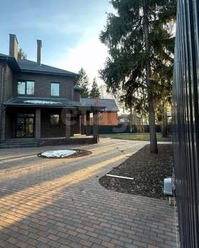 Дом 439м², 2-этажный, участок 10 сот.