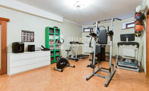 Дом 800м², 4-этажный, участок 20 сот.