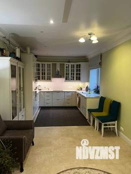 Дом 328м², 2-этажный, участок 15 сот.