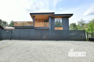 Коттедж 220м², 2-этажный, участок 6 сот.