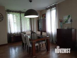 Дом 470м², 3-этажный, участок 16 сот.