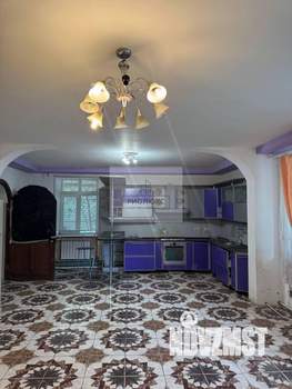 Дом 260м², 3-этажный, участок 10 сот.