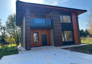 Дом 221м², 2-этажный, участок 9 сот.