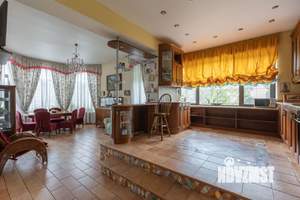 Коттедж 526м², 4-этажный, участок 17 сот.