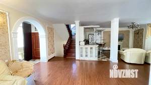 Коттедж 360м², 3-этажный, участок 10 сот.