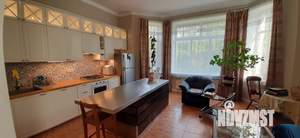 Дом 406м², 3-этажный, участок 13 сот.