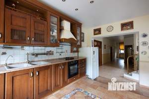 Коттедж 526м², 4-этажный, участок 17 сот.