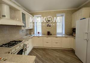 Дом 295м², 4-этажный, участок 5 сот.