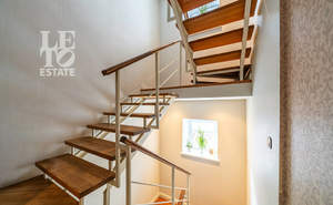 Дом 220м², 5-этажный, участок 2 сот.