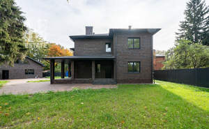 Дом 439м², 3-этажный, участок 10 сот.