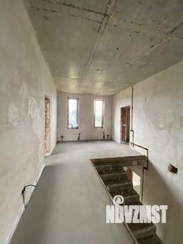 Дом 259м², 2-этажный, участок 9 сот.