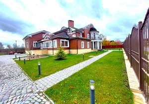 Дом 1110м², 4-этажный, участок 26 сот.