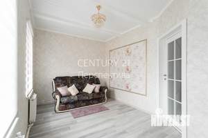 Дом 210м², 3-этажный, участок 16 сот.