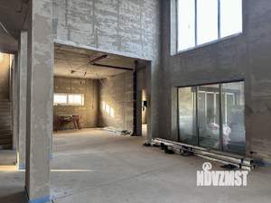 Дом 2000м², 3-этажный, участок 70 сот.