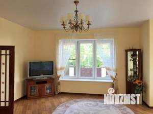 Таунхаус 250м², 3-этажный, участок 6 сот.