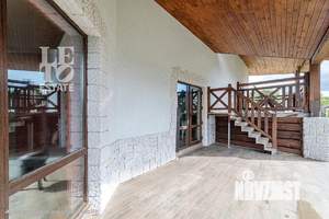 Дом 328м², 3-этажный, участок 10 сот.