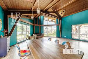 Дом 328м², 3-этажный, участок 10 сот.