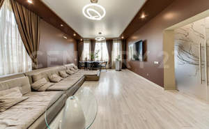 Дом 310м², 3-этажный, участок 15 сот.