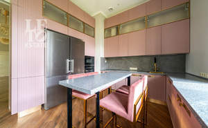 Дом 950м², 3-этажный, участок 33 сот.