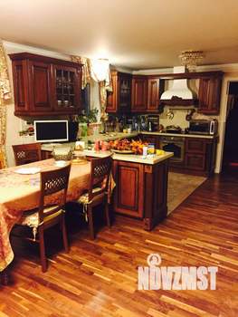 Коттедж 340м², 3-этажный, участок 45 сот.