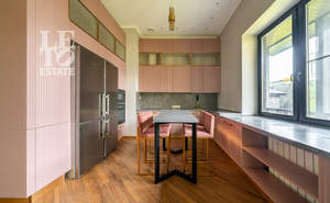 Дом 950м², 3-этажный, участок 33 сот.