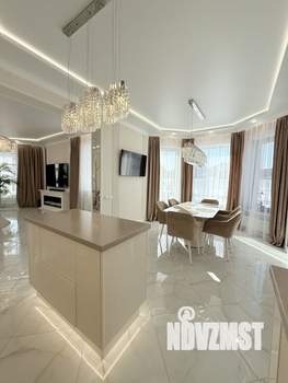 Коттедж 210м², 2-этажный, участок 13 сот.