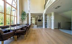 Дом 1350м², 2-этажный, участок 50 сот.