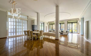 Дом 950м², 3-этажный, участок 33 сот.