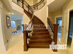 Дом 270м², 2-этажный, участок 10 сот.