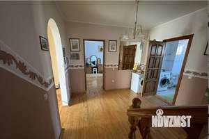 Дом 393м², 3-этажный, участок 10 сот.