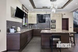 Коттедж 357м², 4-этажный, участок 18 сот.