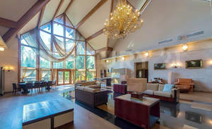 Дом 1700м², 2-этажный, участок 410 сот.