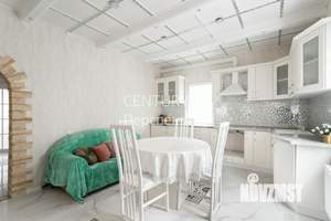 Дом 210м², 3-этажный, участок 16 сот.