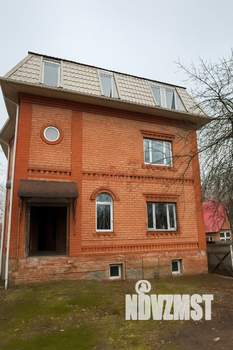 Дом 402м², 4-этажный, участок 20 сот.