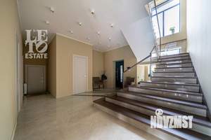 Дом 1100м², 2-этажный, участок 20 сот.