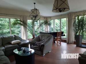 Дом 470м², 3-этажный, участок 16 сот.