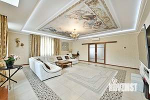 Коттедж 428м², 3-этажный, участок 12 сот.