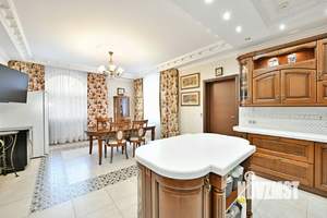 Коттедж 428м², 3-этажный, участок 12 сот.