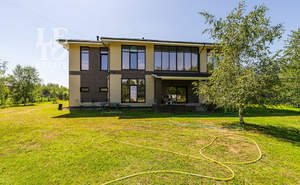 Дом 439м², 3-этажный, участок 24 сот.