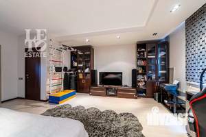 Таунхаус 220м², 5-этажный, участок 2 сот.