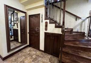 Дом 241м², 3-этажный, участок 869 сот.